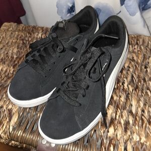 Puma Women's Black and White Sneakers